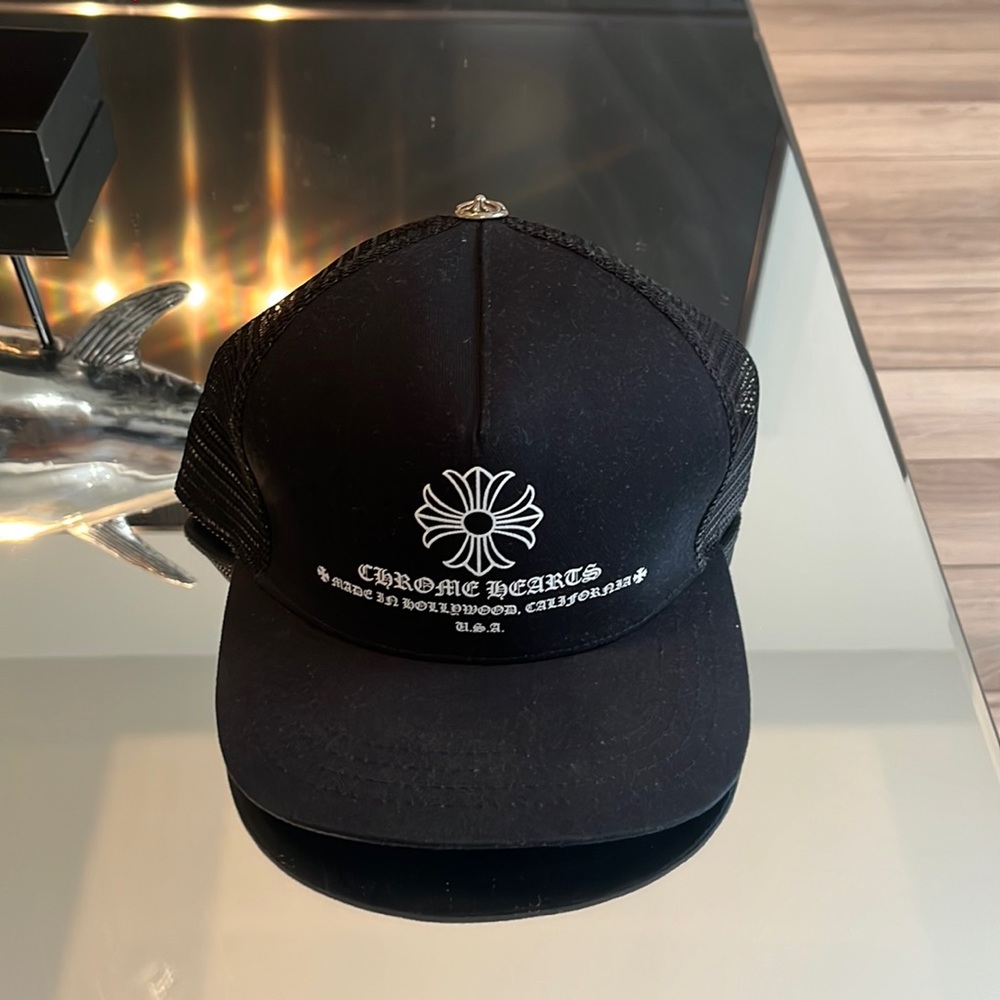 Chrome heart black and white hat